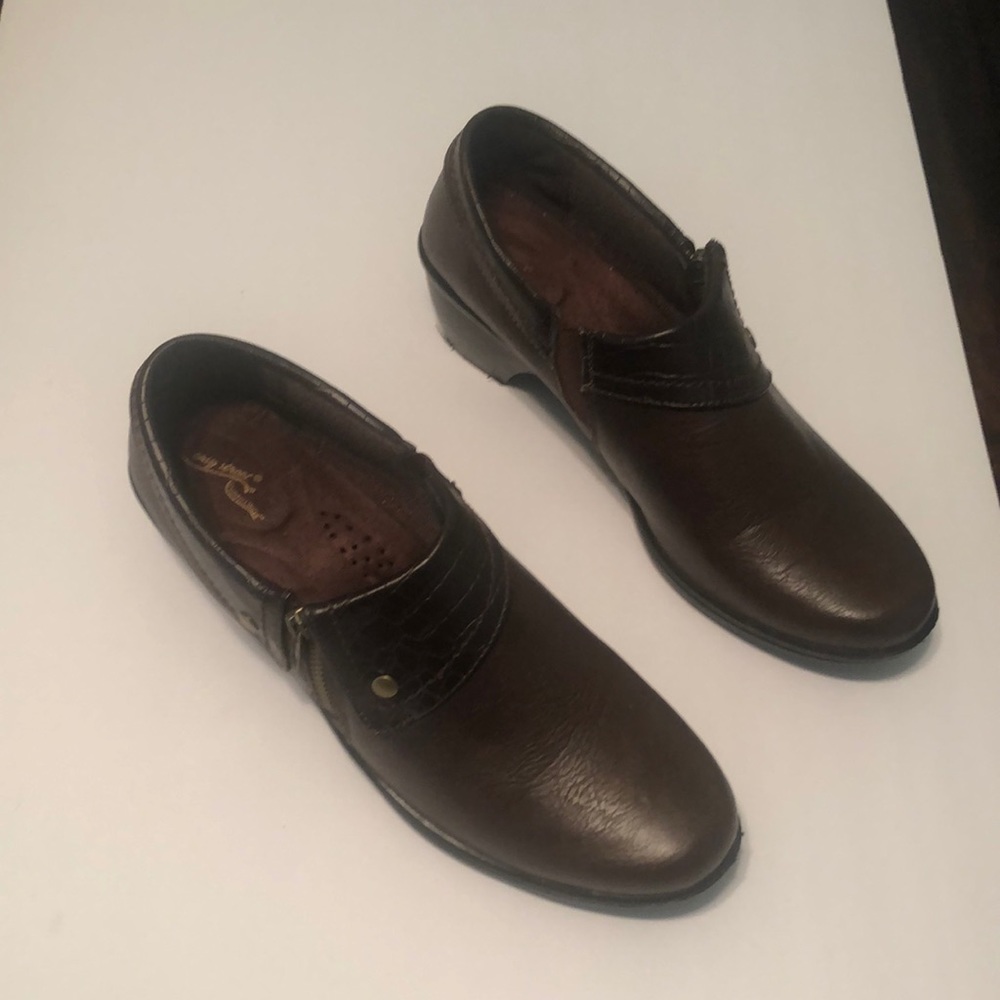 easy street comfort wave booties